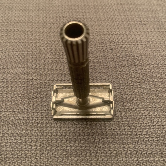 Vintage Metal Safety Razor MADE USA - Picture 2 of 7